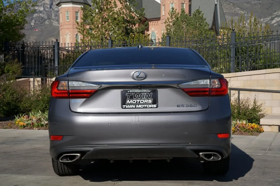 2016 Lexus ES 6th Gen - Image 6 of 18