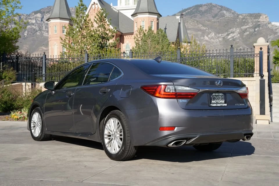 2016 Lexus ES 6th Gen - Image 7 of 18