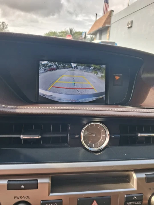 2016 Lexus ES 6th Gen - Image 5 of 12