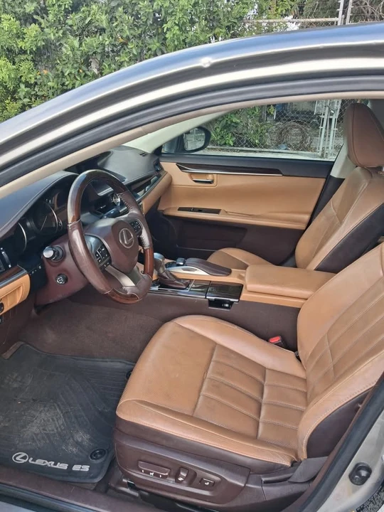 2016 Lexus ES 6th Gen - Image 4 of 12