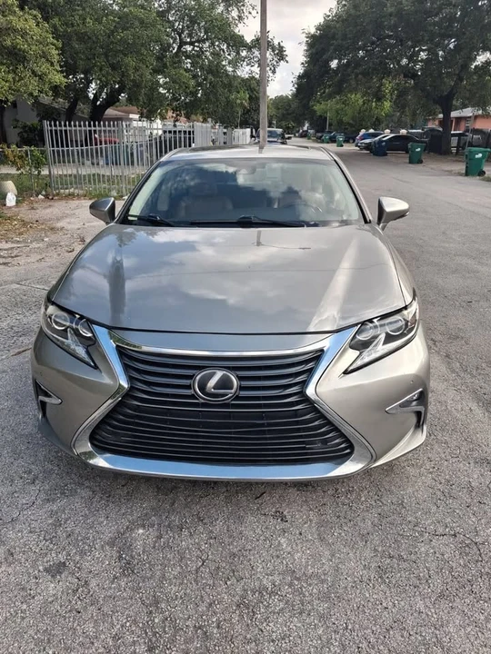 2016 Lexus ES 6th Gen - Image 2 of 12