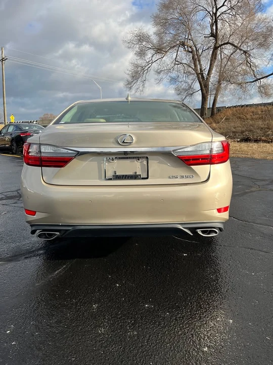 2016 Lexus ES 6th Gen - Image 4 of 11