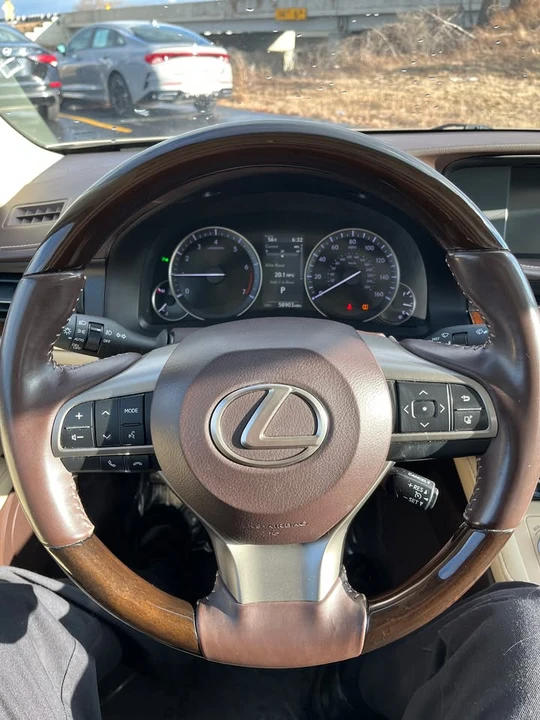 2016 Lexus ES 6th Gen - Image 8 of 11