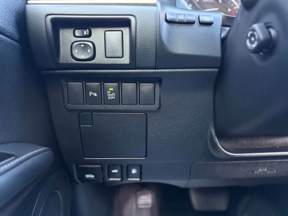 2016 Lexus ES 6th Gen - Image 17 of 20