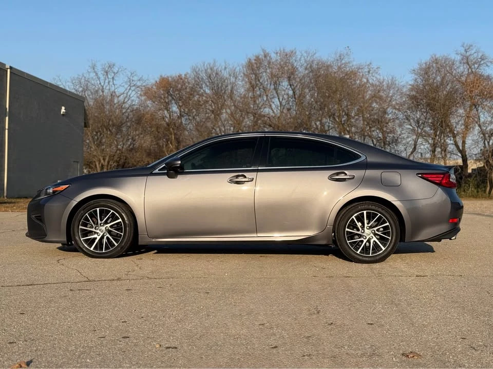 2016 Lexus ES 6th Gen - Image 5 of 20