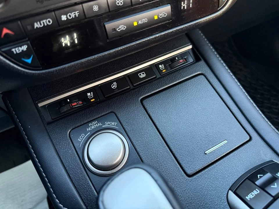 2016 Lexus ES 6th Gen - Image 12 of 20