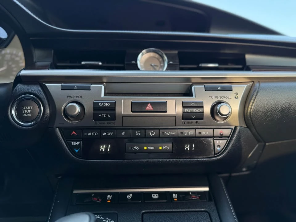 2016 Lexus ES 6th Gen - Image 13 of 20