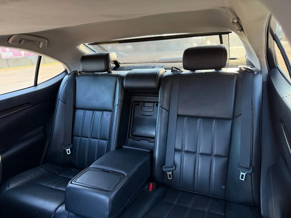 2016 Lexus ES 6th Gen - Image 19 of 20