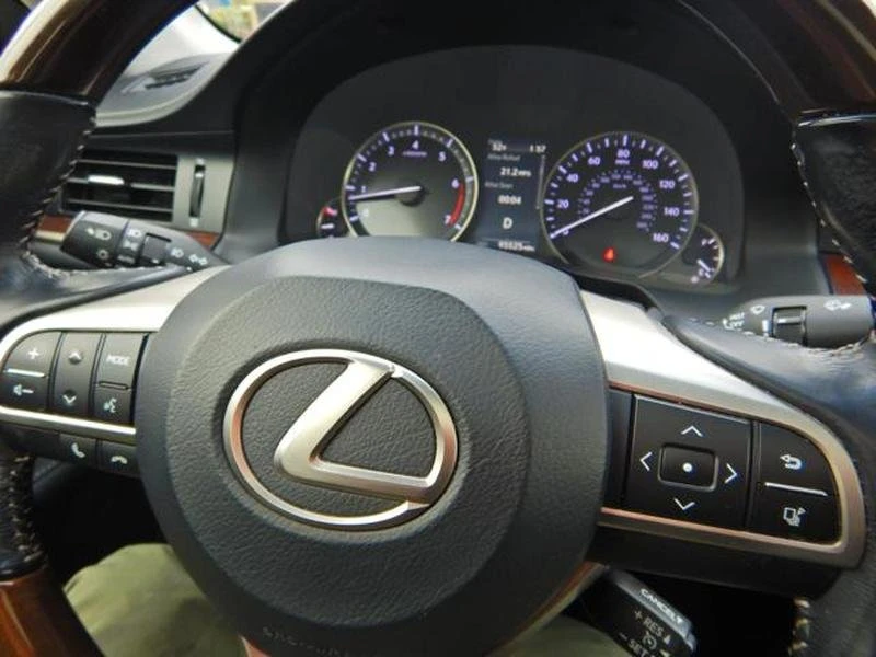 2016 Lexus ES 6th Gen - Image 16 of 19