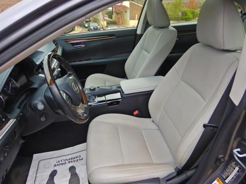 2016 Lexus ES 6th Gen - Image 11 of 19