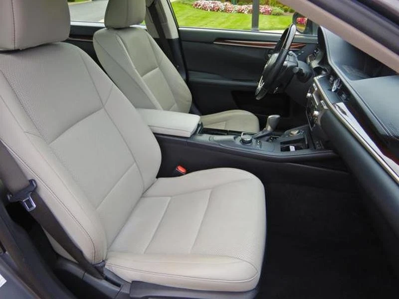 2016 Lexus ES 6th Gen - Image 15 of 19