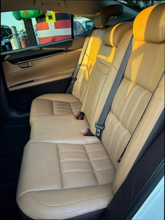 2016 Lexus ES 6th Gen - Image 8 of 13
