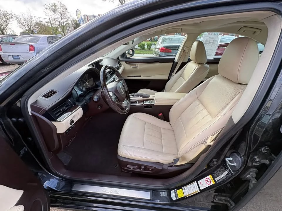 2016 Lexus ES 6th Gen - Image 10 of 19