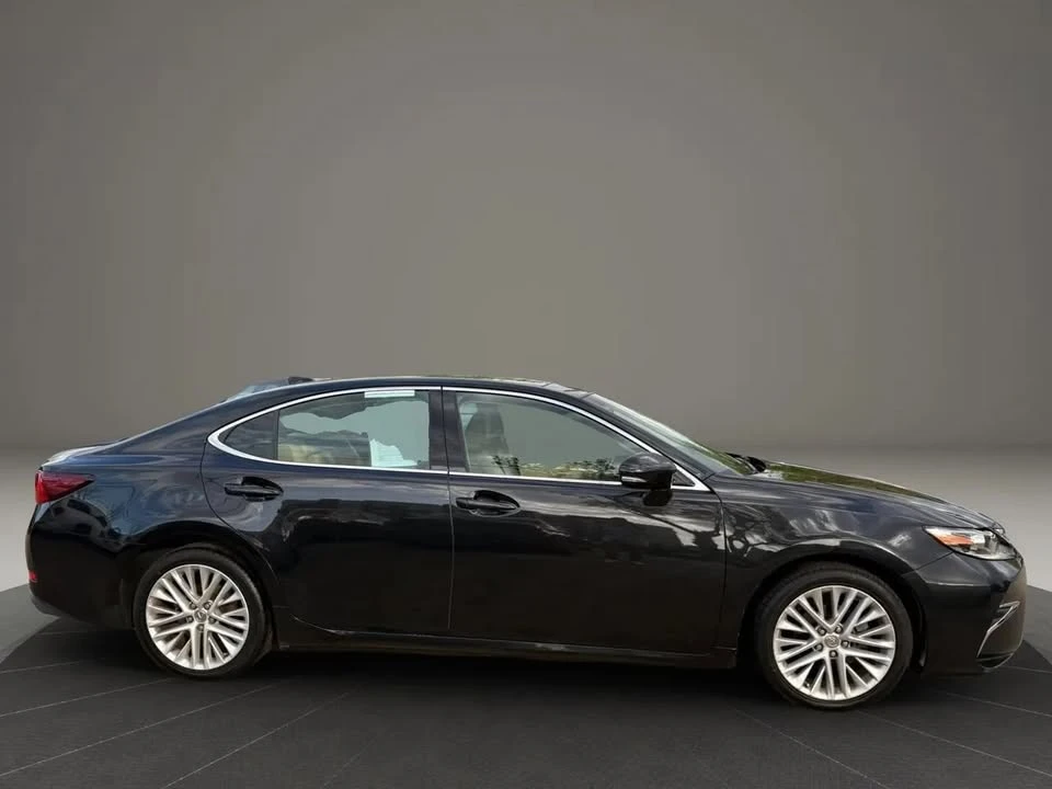 2016 Lexus ES 6th Gen - Image 7 of 19