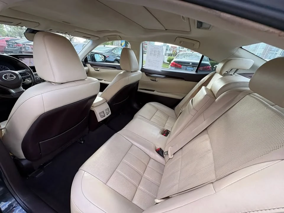 2016 Lexus ES 6th Gen - Image 19 of 19