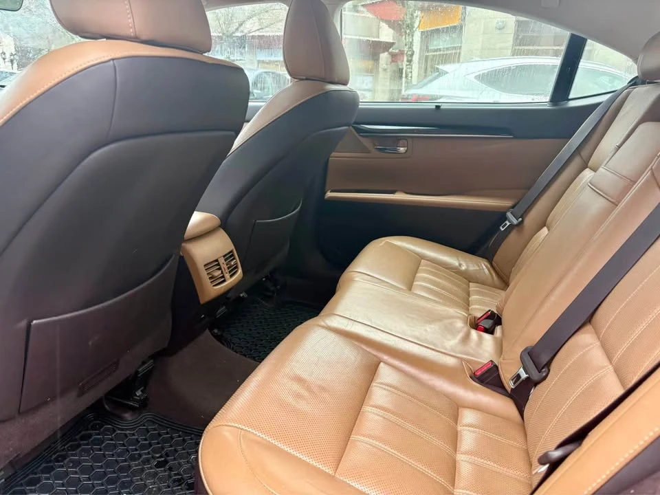 2016 Lexus ES 6th Gen - Image 12 of 12