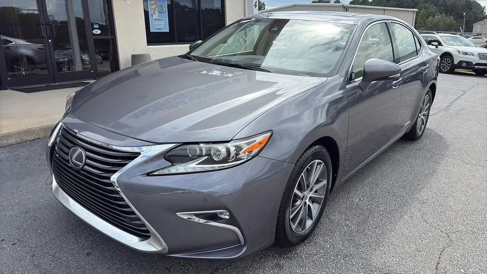 2016 Lexus ES 6th Gen - Image 2 of 19