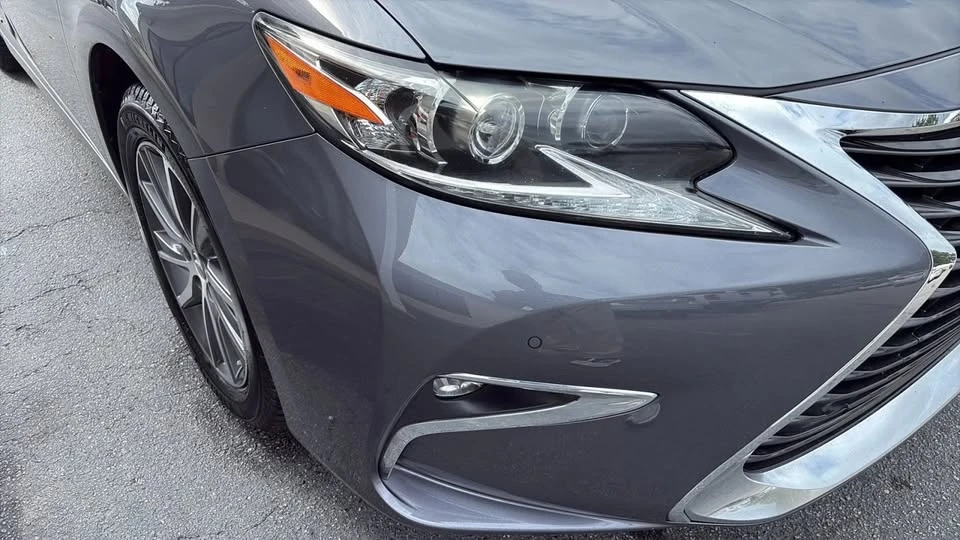 2016 Lexus ES 6th Gen - Image 13 of 19