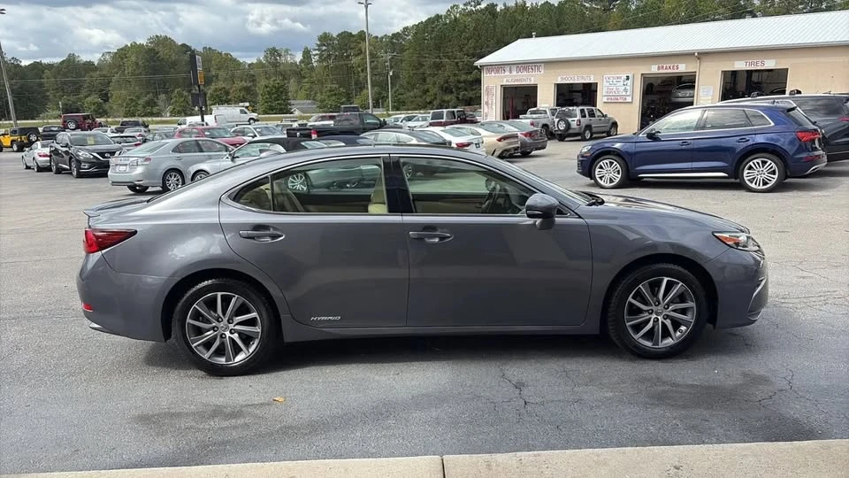 2016 Lexus ES 6th Gen - Image 5 of 19