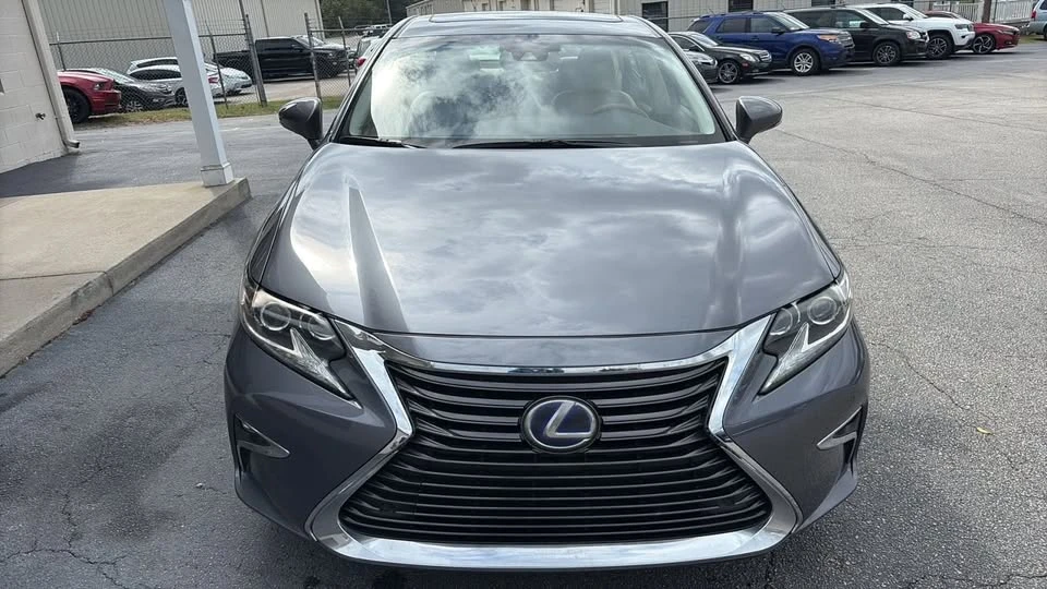 2016 Lexus ES 6th Gen - Image 3 of 19