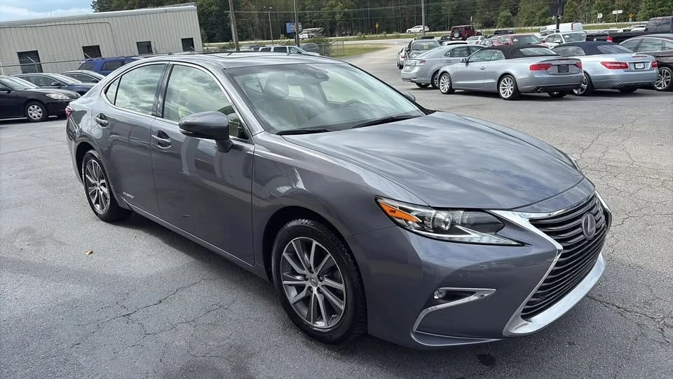 2016 Lexus ES 6th Gen - Image 4 of 19