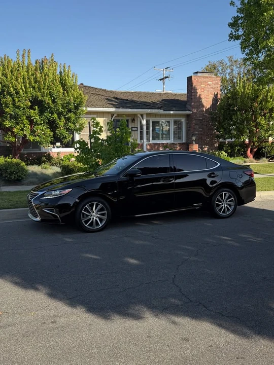 2016 Lexus ES 6th Gen - Image 4 of 19
