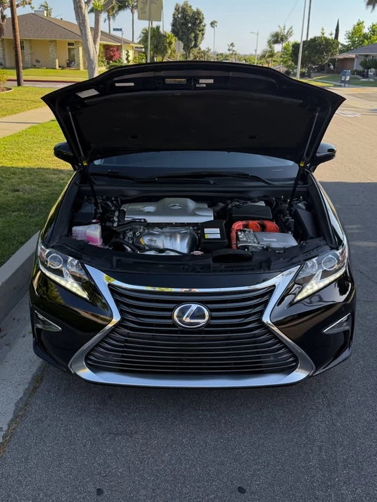 2016 Lexus ES 6th Gen - Image 10 of 19