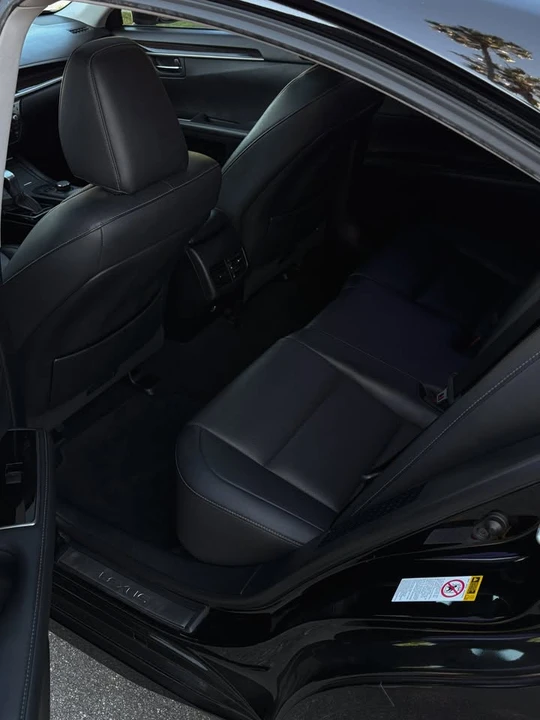 2016 Lexus ES 6th Gen - Image 13 of 19