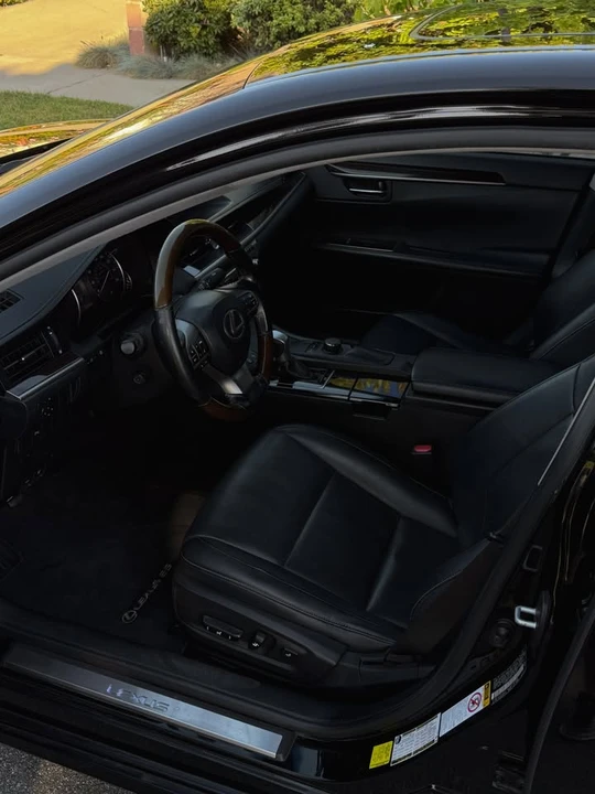 2016 Lexus ES 6th Gen - Image 11 of 19