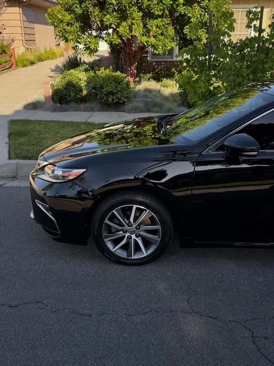 2016 Lexus ES 6th Gen - Image 5 of 19