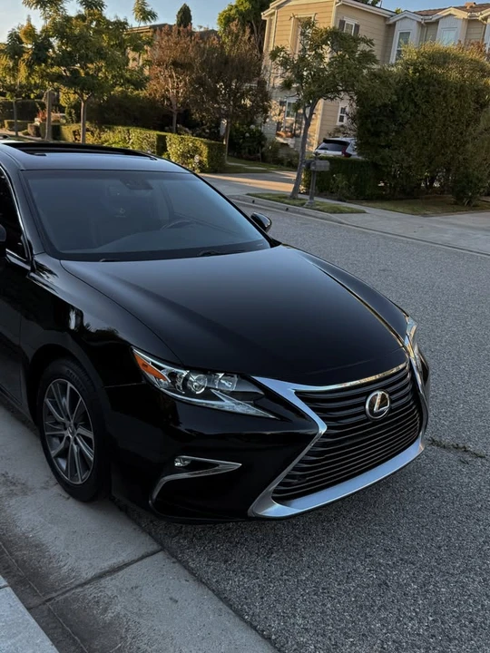 2016 Lexus ES 6th Gen - Image 2 of 19