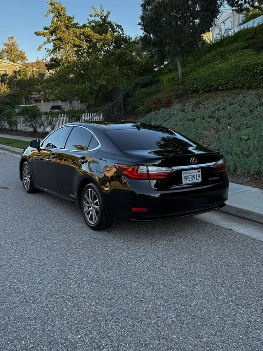2016 Lexus ES 6th Gen - Image 5 of 19