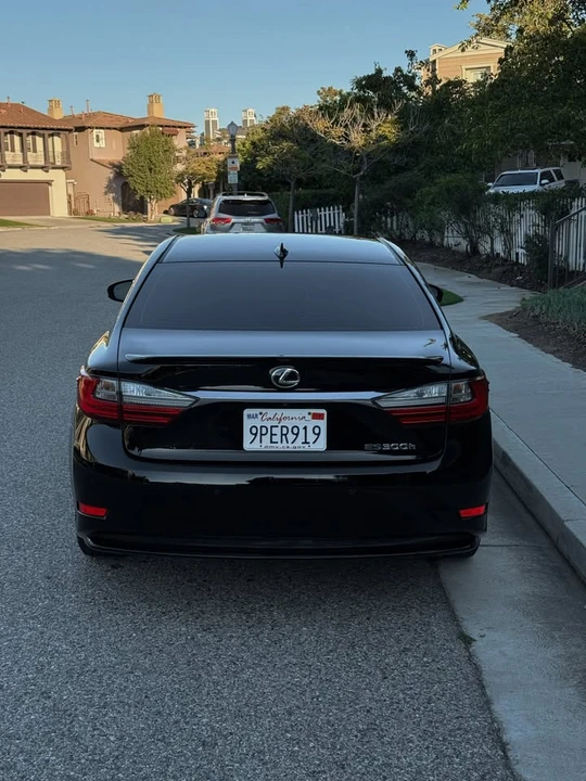 2016 Lexus ES 6th Gen - Image 4 of 19