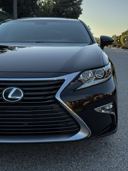 2016 Lexus ES 6th Gen - Image 10 of 19