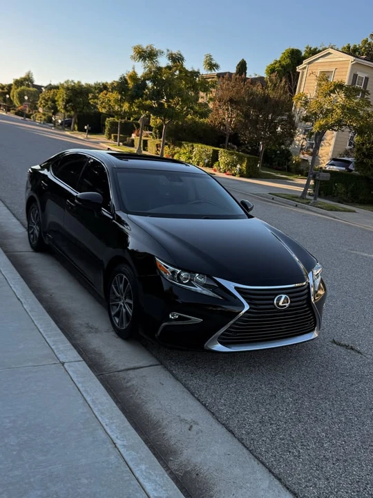 2016 Lexus ES 6th Gen - Image 3 of 19