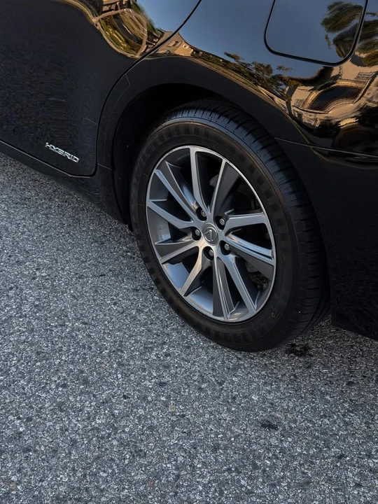 2016 Lexus ES 6th Gen - Image 8 of 19