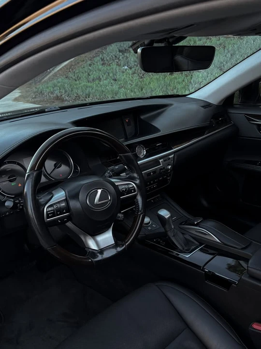 2016 Lexus ES 6th Gen - Image 12 of 19