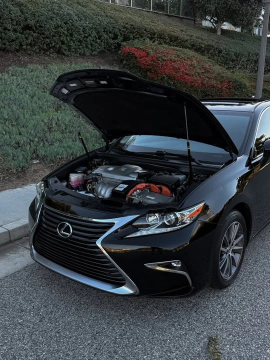 2016 Lexus ES 6th Gen - Image 9 of 19