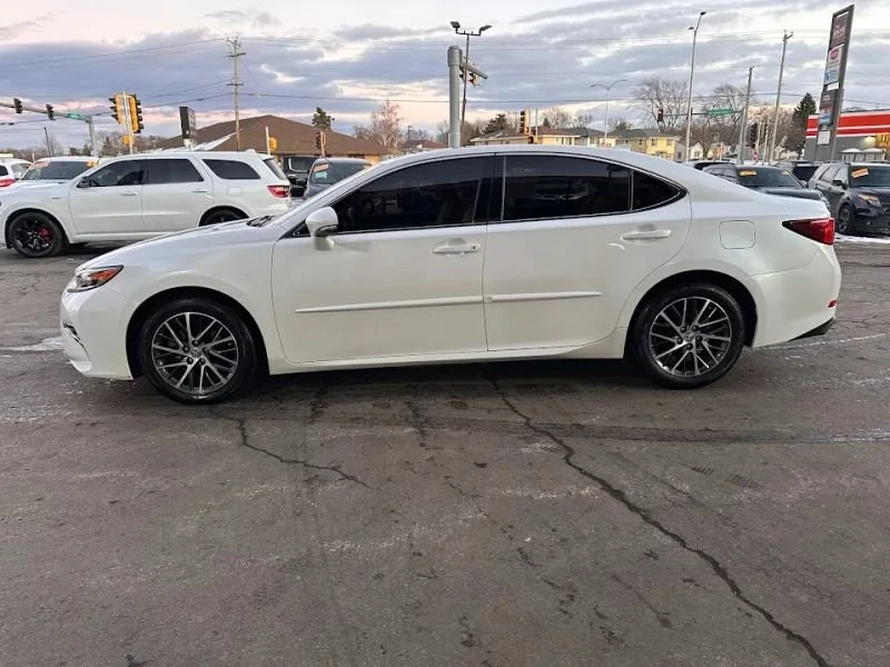 2016 Lexus ES 6th Gen - Image 8 of 20