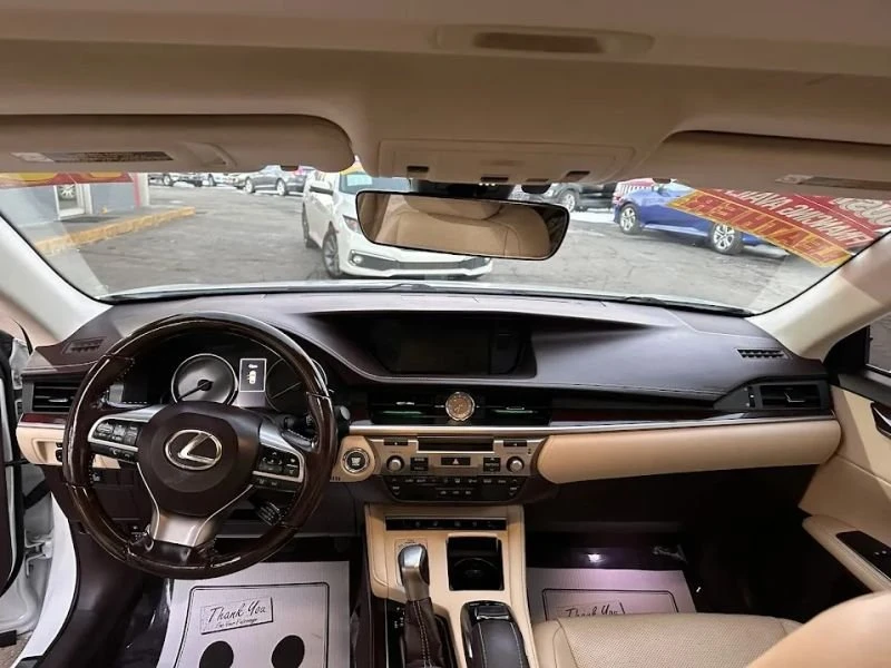 2016 Lexus ES 6th Gen - Image 13 of 19