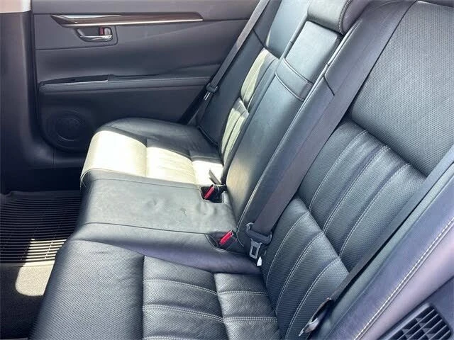 2016 Lexus ES 6th Gen - Image 18 of 18