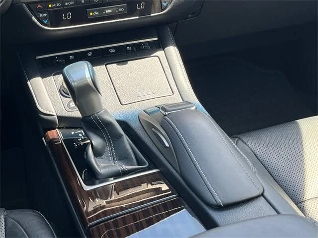 2016 Lexus ES 6th Gen - Image 14 of 18
