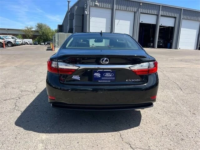 2016 Lexus ES 6th Gen - Image 3 of 18