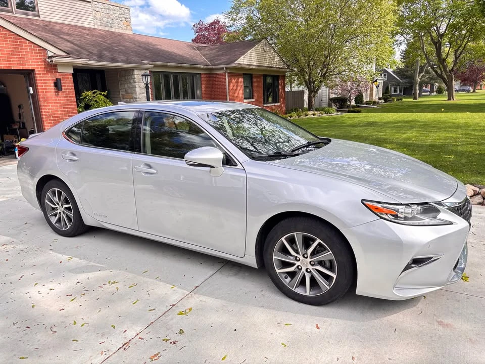 2016 Lexus ES 6th Gen - Image 3 of 14