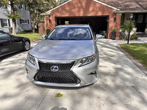 2016 Lexus ES300h