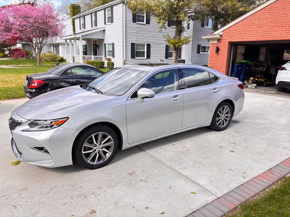 2016 Lexus ES 6th Gen - Image 2 of 14