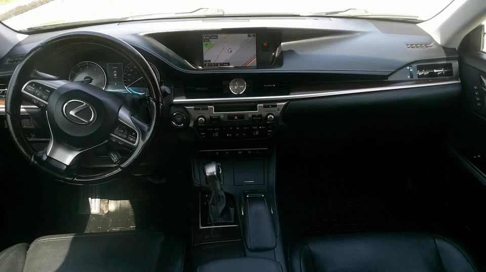 2016 Lexus ES 6th Gen - Image 8 of 16