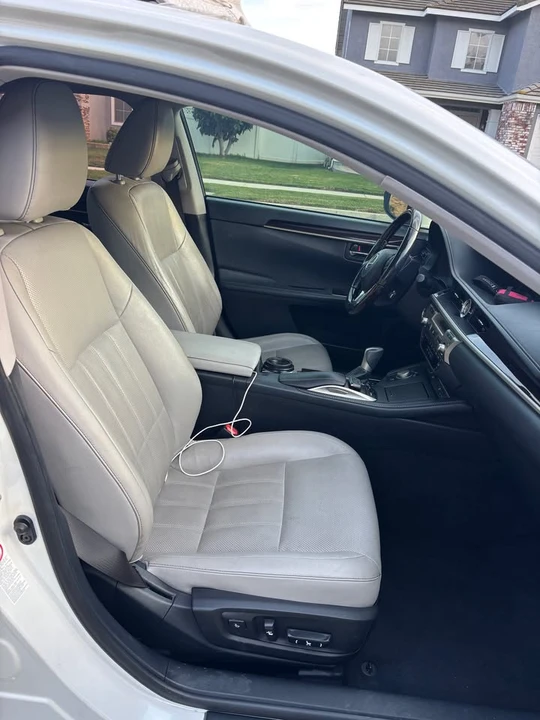 2016 Lexus ES 6th Gen - Image 2 of 7