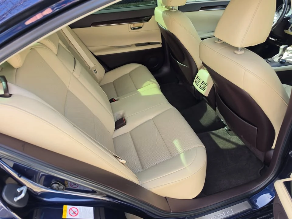 2016 Lexus ES 6th Gen - Image 12 of 17