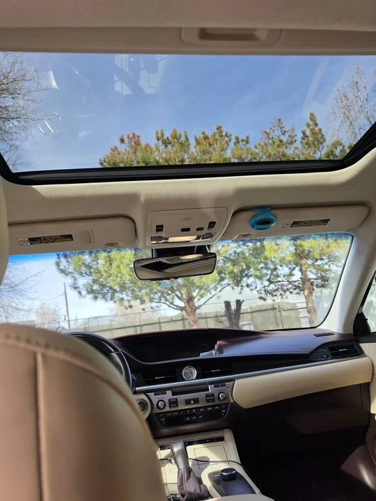 2016 Lexus ES 6th Gen - Image 10 of 17